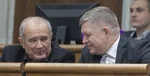 Na snímke poslanci NR SR vľavo Dušan Muňko a vpravo Robert Fico