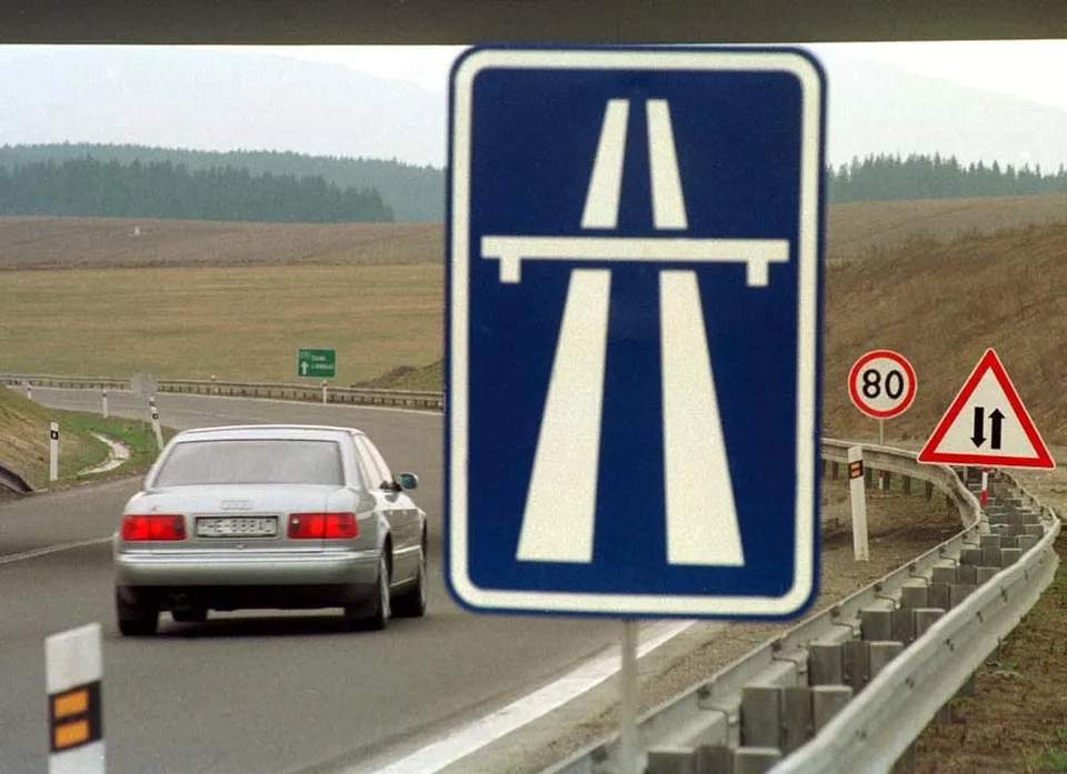 Read more about the article Používate ročnú elektronickú  diaľničnú známku pre rok 2020? Je čas ju vymeniť!