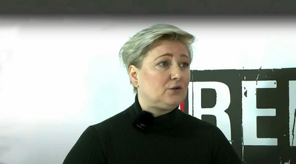 You are currently viewing VIDEO Bývalá štátna tajomníčka Dana Meager: Bojím sa, že nás čaká grécka cesta