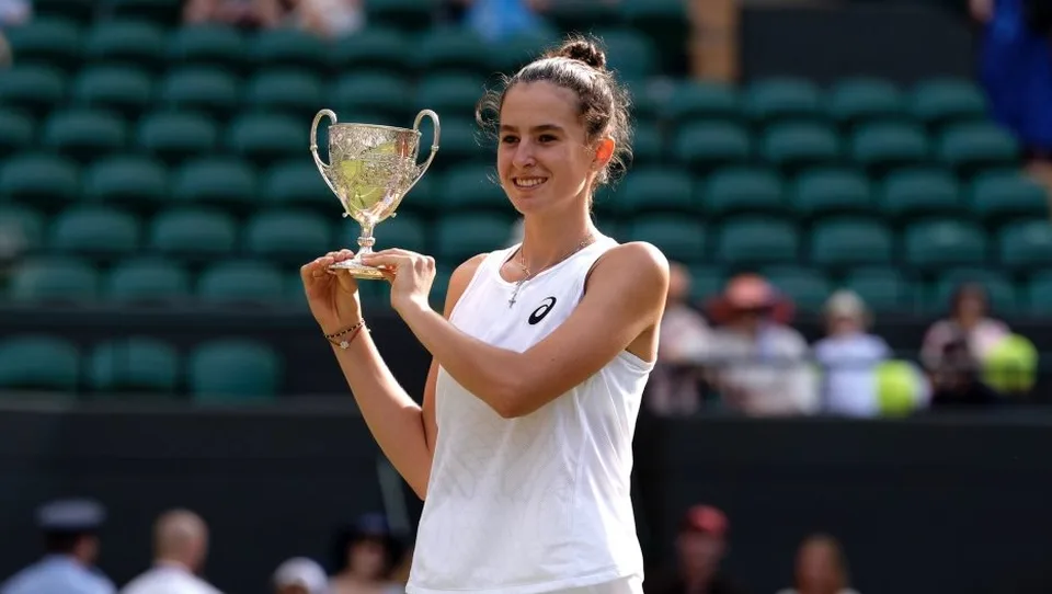 Read more about the article Skvelý úspech pre celé Slovensko: Tenistka Mia Pohánková triumfovala na prestížnom Wimbledone