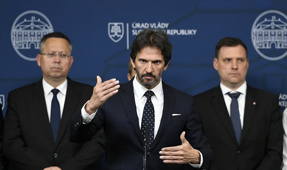 Read more about the article Rezort obrany avizuje zmeny: V dobudovaní letiska Sliač bude Slovensko pokračovať vo vlastnej réžii