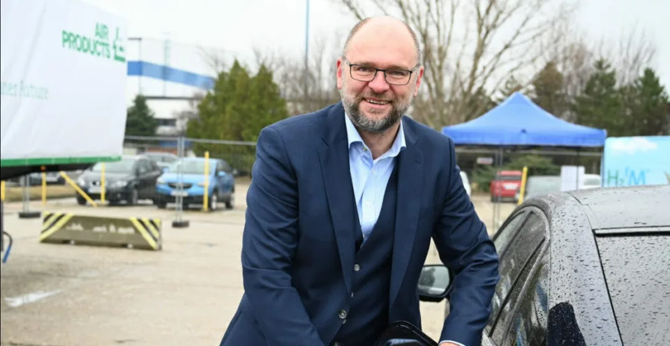 Read more about the article Politik, ktorý začína najviac klamať a protirečiť si je Richard Sulík, myslí si Taraba
