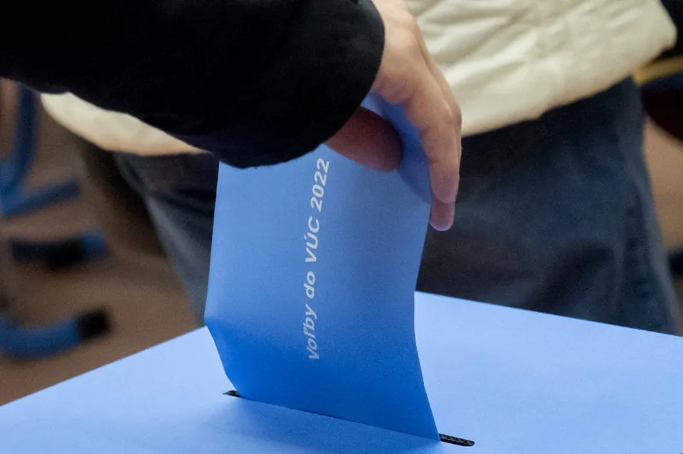 Read more about the article Polícia prešetruje zvýhodňovanie jedného z kandidátov volieb v okrese Levice