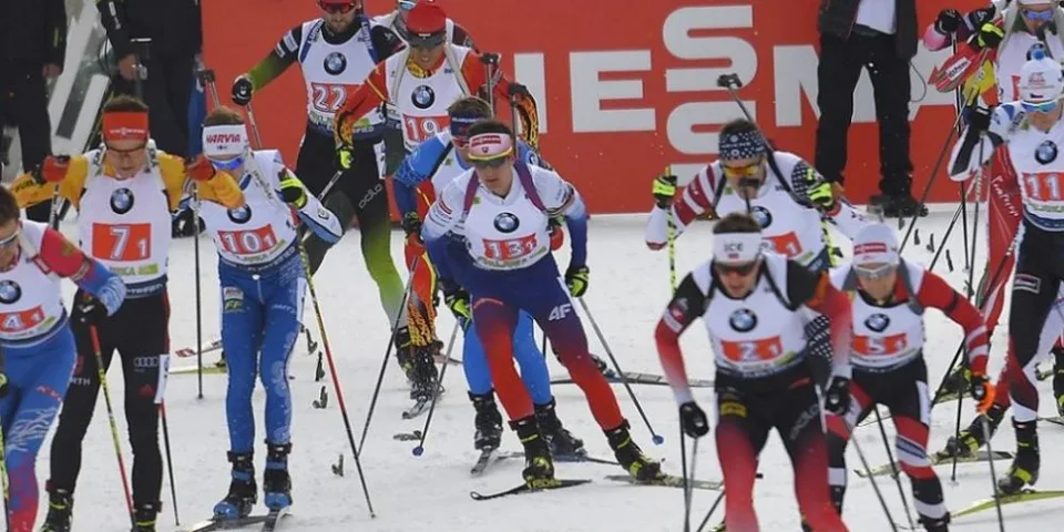 Read more about the article Holund triumfoval na 15 km v intervalovom štarte, Nóri brali všetky medaily