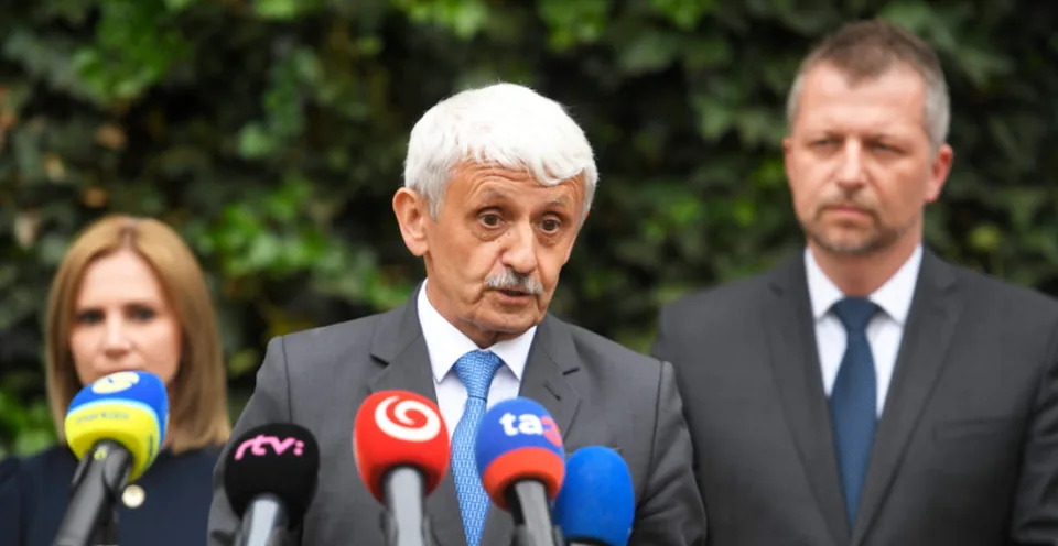 Read more about the article VIDEO Dzurinda je šéfom Modrých: Slovensko prechádza depresiou, naši členovia dali na kampaň po tisícke