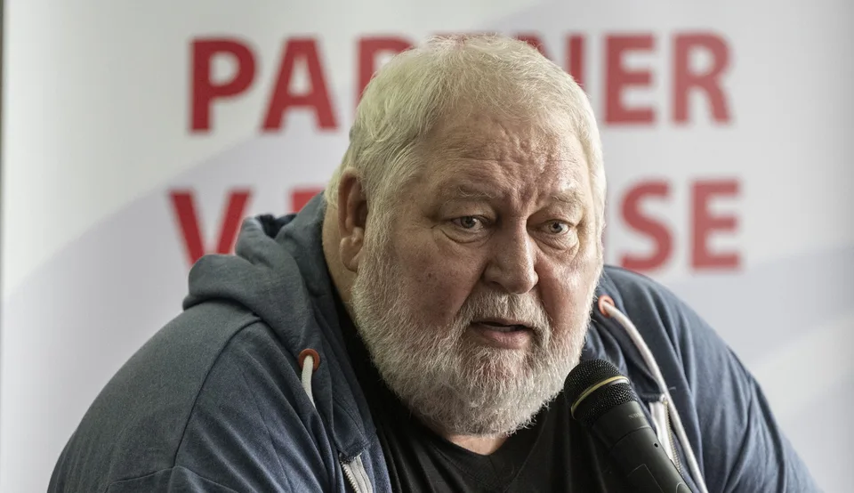 Read more about the article Soták sa rozohnil: Peniaze na priemysel nie sú, ale tisíce išli na “sledovanie motýľa”