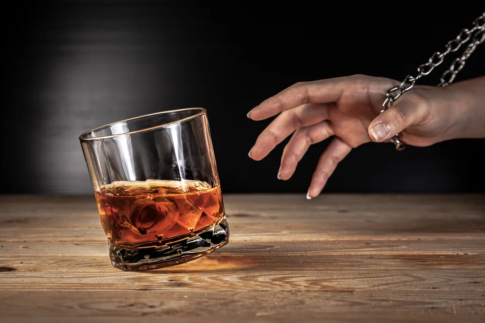 Read more about the article Tragédia v Istanbule: Hlásia 37 mŕtvych po vypití pančovaného alkoholu