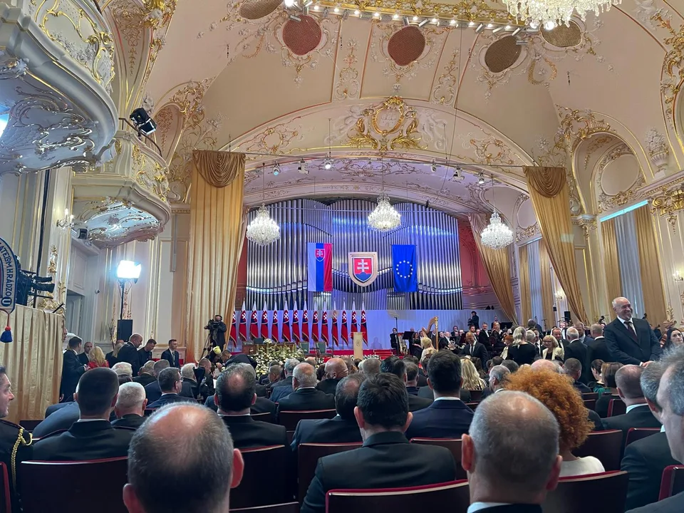 Read more about the article FOTO Začala sa inaugurácia Petra Pellegriniho: Stane sa šiestym prezidentom Slovenskej republiky