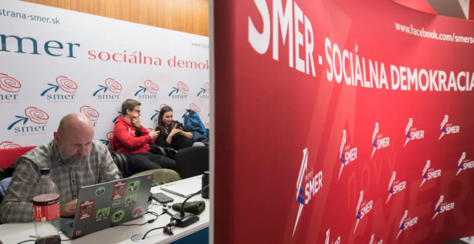 Read more about the article VIDEO „Objektívni“ novinári na Smere: Kopa sračiek, čvarga vy*ebaná!