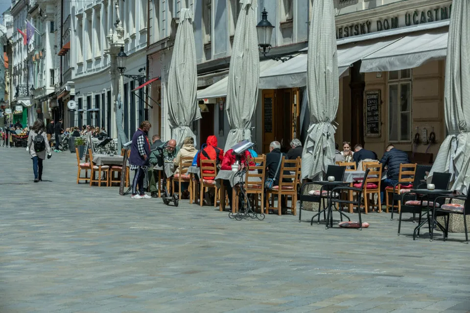 Read more about the article Od dnes nemusíte utekať domov už o ôsmej večer: Zákaz vychádzania sa predĺžil
