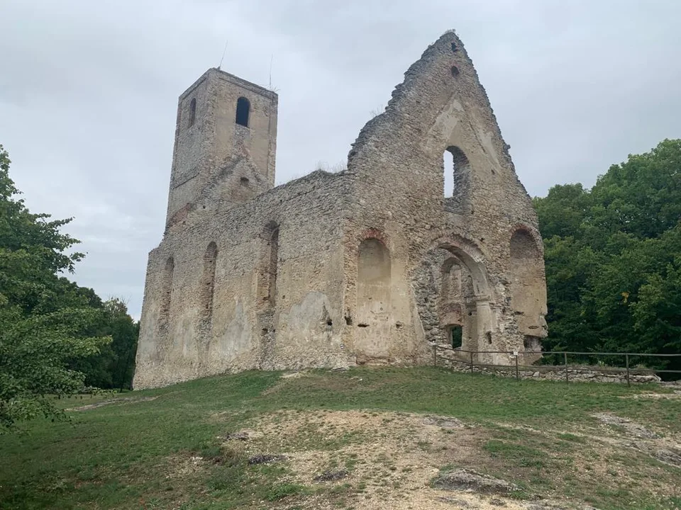Read more about the article Začali s opravou cesty na Katarínku