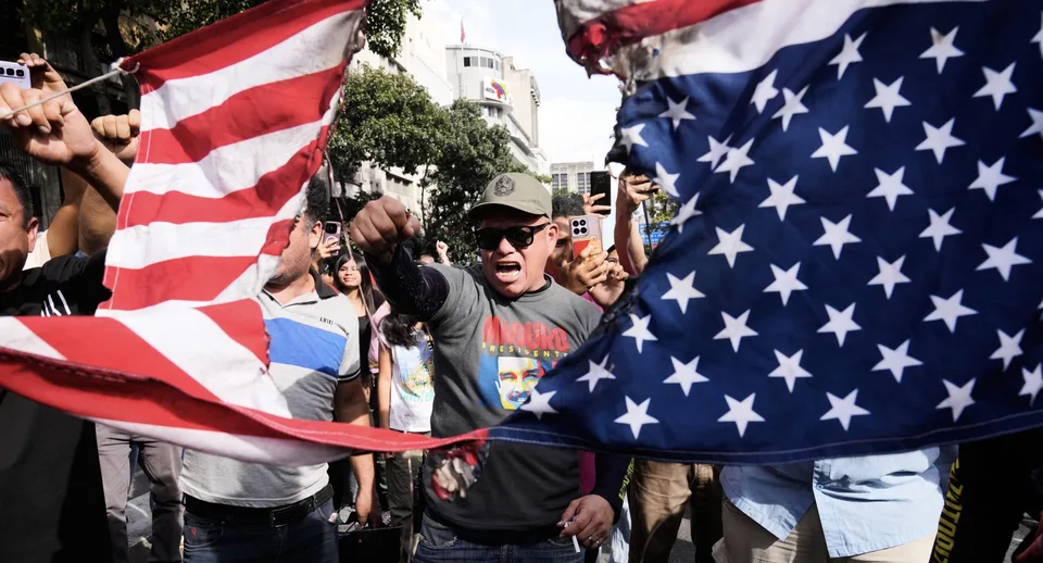 You are currently viewing „Nie sme nikoho kolónia!“ Desaťtisíce Venezuelčanov v uliciach žiadajú prepustenie Madura