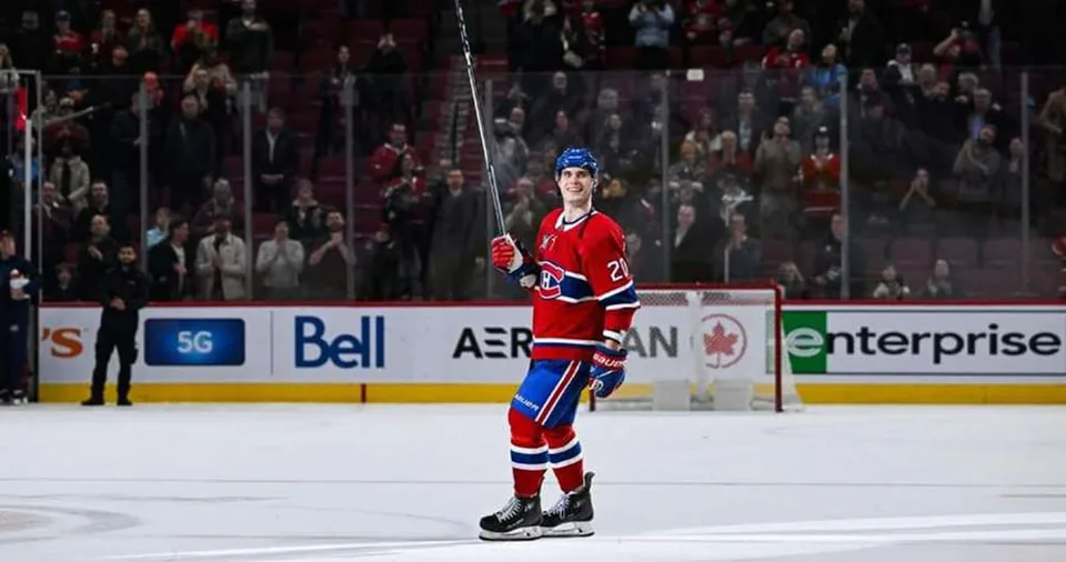 You are currently viewing Noc v NHL patrila Slovákom: Famózny trojbodový Slafkovský, víťazný gól Tatara a produktívny Černák