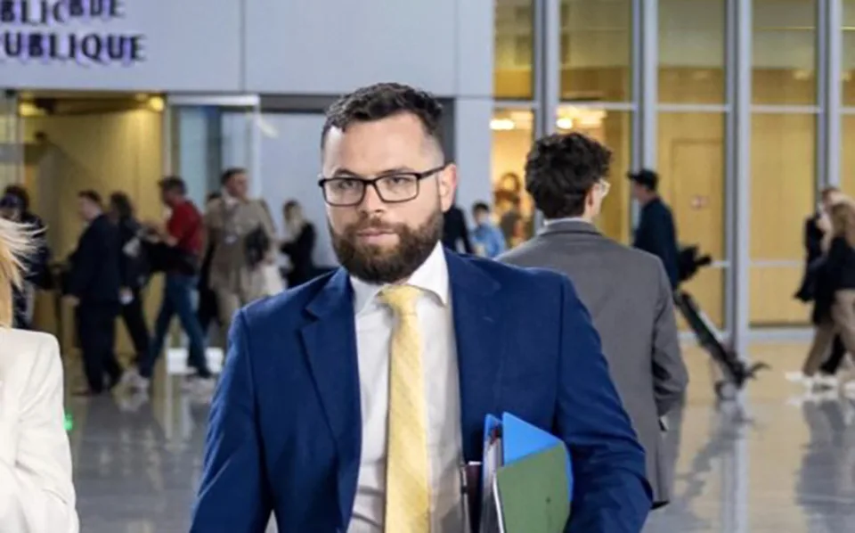 Read more about the article Bestro: Šimečkovci a Naďovci sú pri Rusku a Ukrajine zacyklení vo svojej schizofrénii