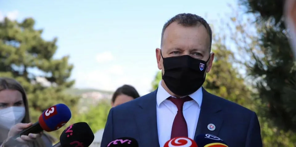 Read more about the article Kollár odkázal z Trstenej: Zachraňujem koaličných partnerov pred potupou a hanbou na sto rokov!