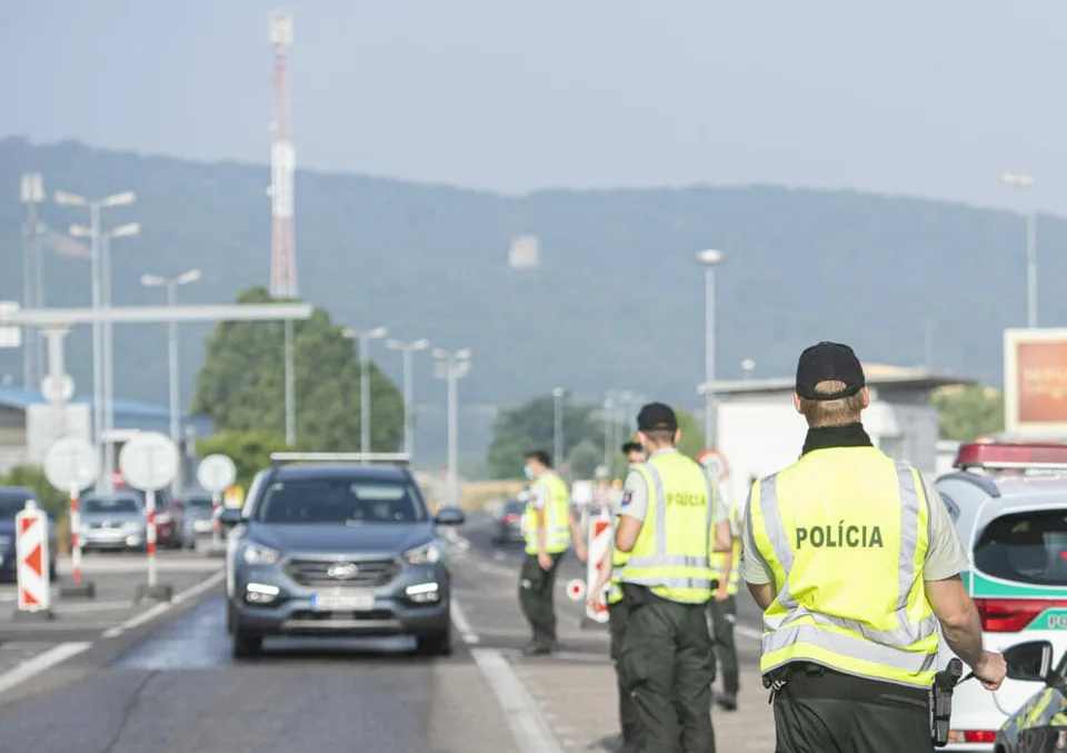 Read more about the article Rakúsko predĺžilo kontroly na hraniciach so SR o 20 dní