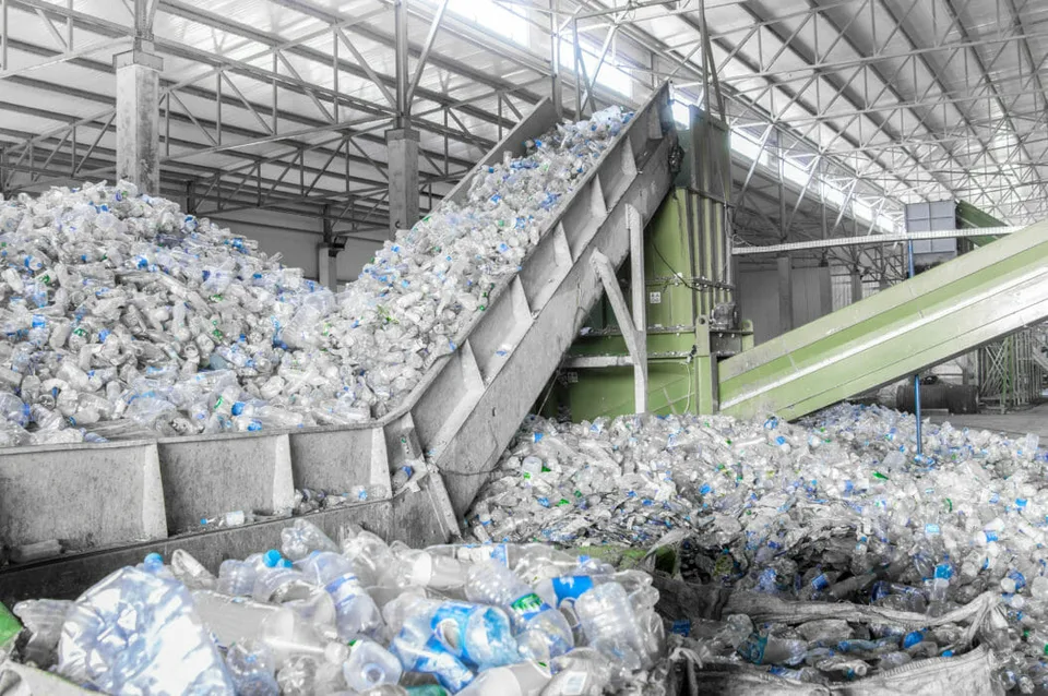 Read more about the article Recyklovaný plast nájde ďalšie využitie. Bude poháňať autá