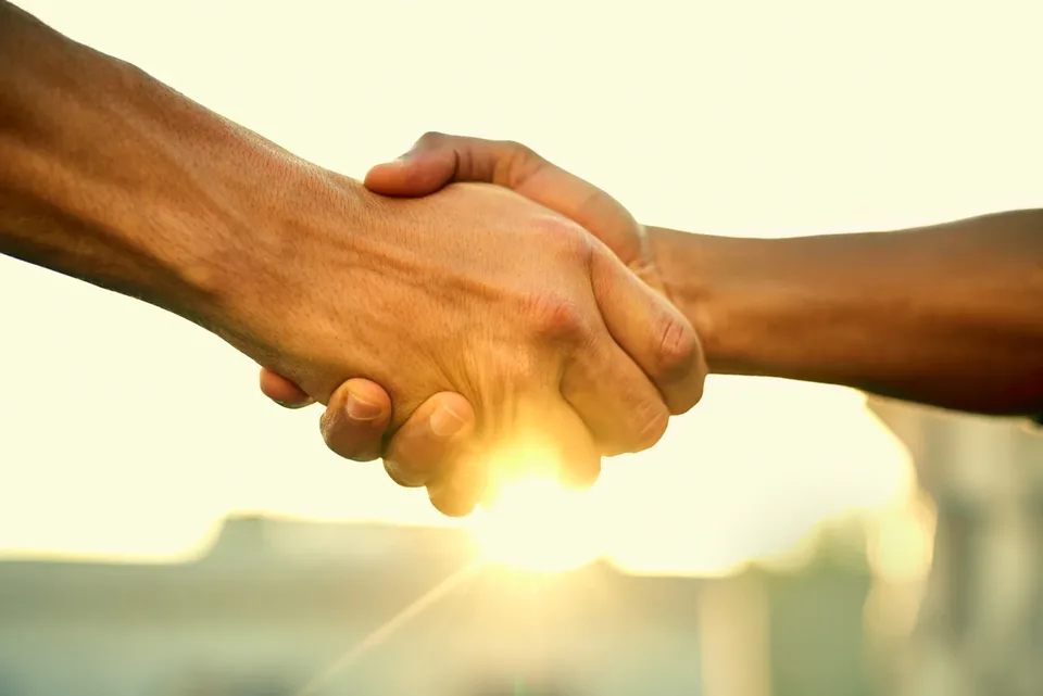 Read more about the article Zvrátime to my. Nikto iný