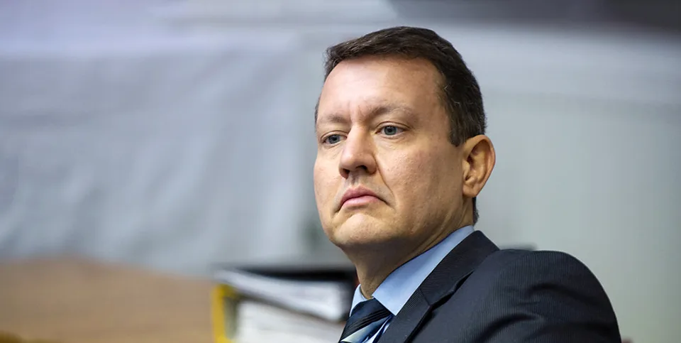 Read more about the article Čo hovoria politici na disciplinárne konanie proti Lipšicovi? Nemajú jednotný názor