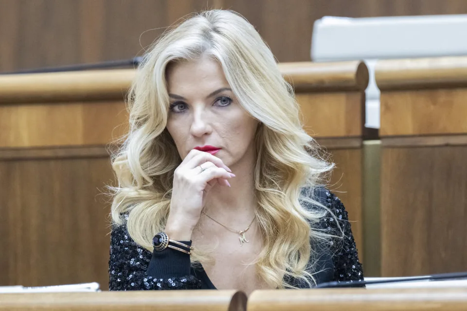 Read more about the article Šimkovičová má dosť opozičnej šikany a reaguje: Za konanie eurokomisie voči SR nesú plnú zodpovednosť Heger s Ódorom!