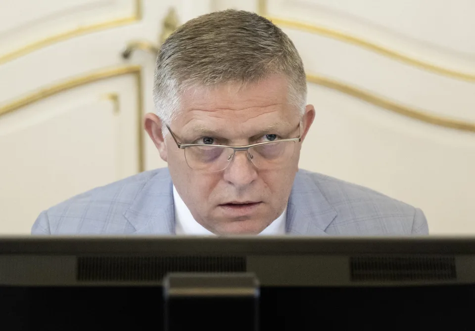 Read more about the article Premiér Fico na rovinu: Sú dôležitejšie témy ako analýza vakcín