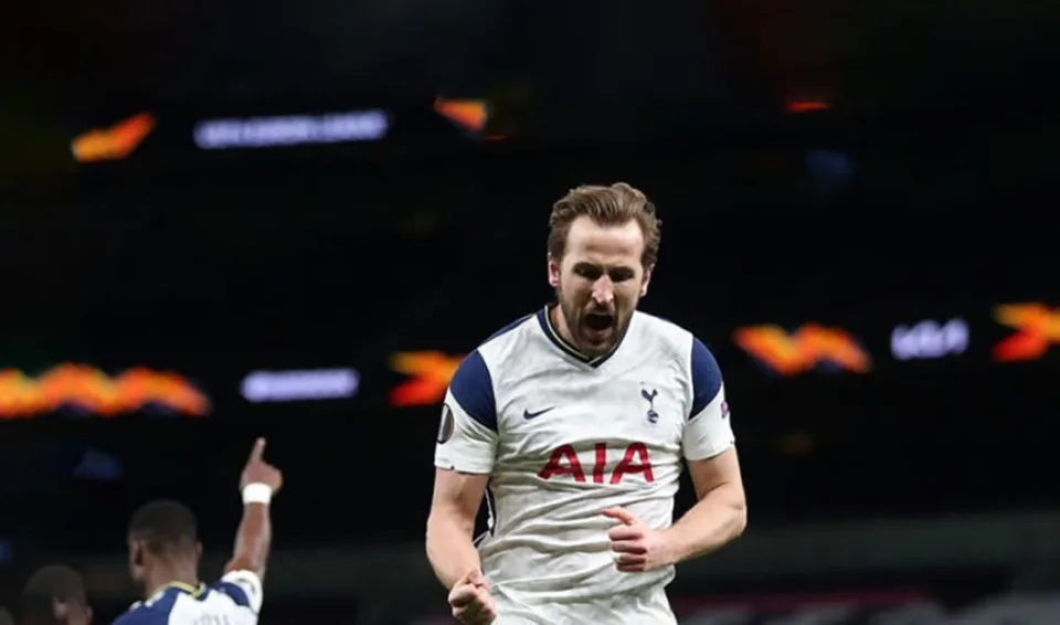 Read more about the article Harry Kane zariadil výhru Spurs, šláger United – AC sa skončil nerozhodne