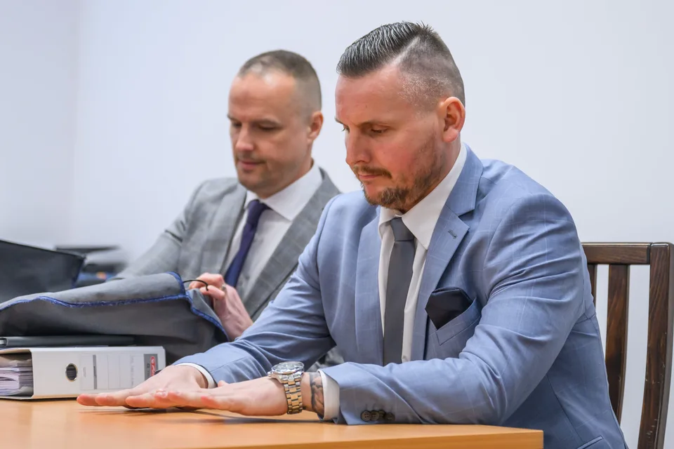 You are currently viewing Prvá reakcia D. Bombica na svoje prepustenie: Vysmial sa “kaviarni” a rypol si do Lipšica