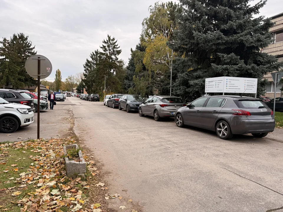 Read more about the article Fakultná nemocnica Trnava upravuje podmienky parkovania v areáli nemocnice z dôvodu zhoršujúcej sa dopravnej situácie