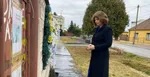 Veronika Remišová pred domom zavraždeného novinára Jána Kuciaka.