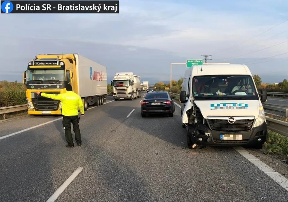 Read more about the article Polícia odhalila dvoch migrantov na diaľnici D2 pred Stupavou