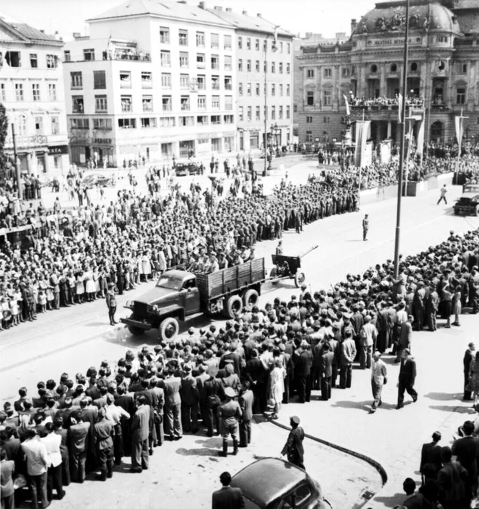 Read more about the article Pred 78 rokmi skončila vojna, v ktorej zomrelo 60 miliónov ľudí. Na Slovensku nacisti vypálili viac než 100 obcí