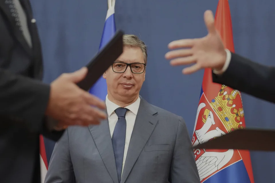Read more about the article Násilnosti na protestoch v srbských mestách podľa Vučiča ohrozujú demokraciu