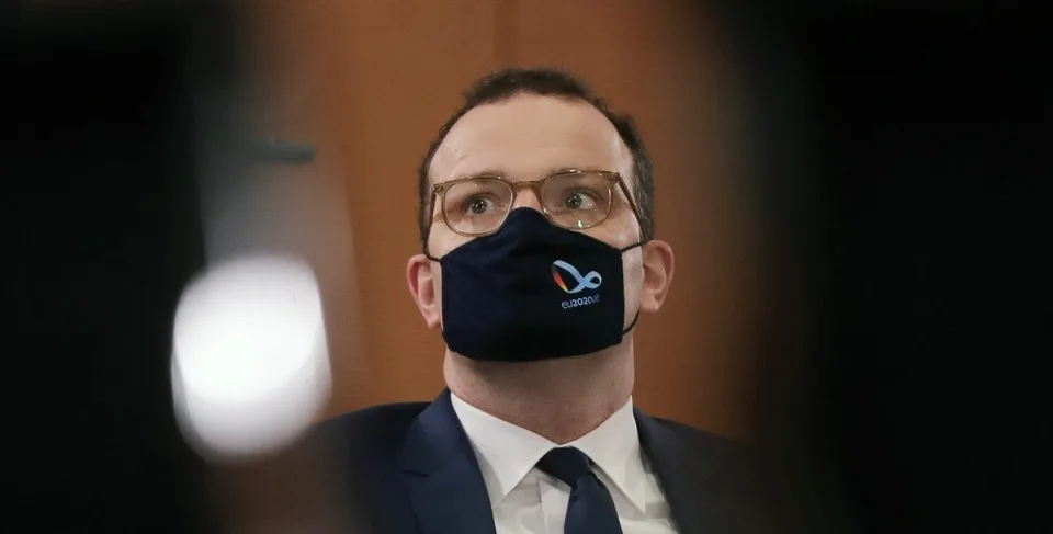 Read more about the article Nakazil sa aj nemecký minister zdravotníctva. Už je v karanténe