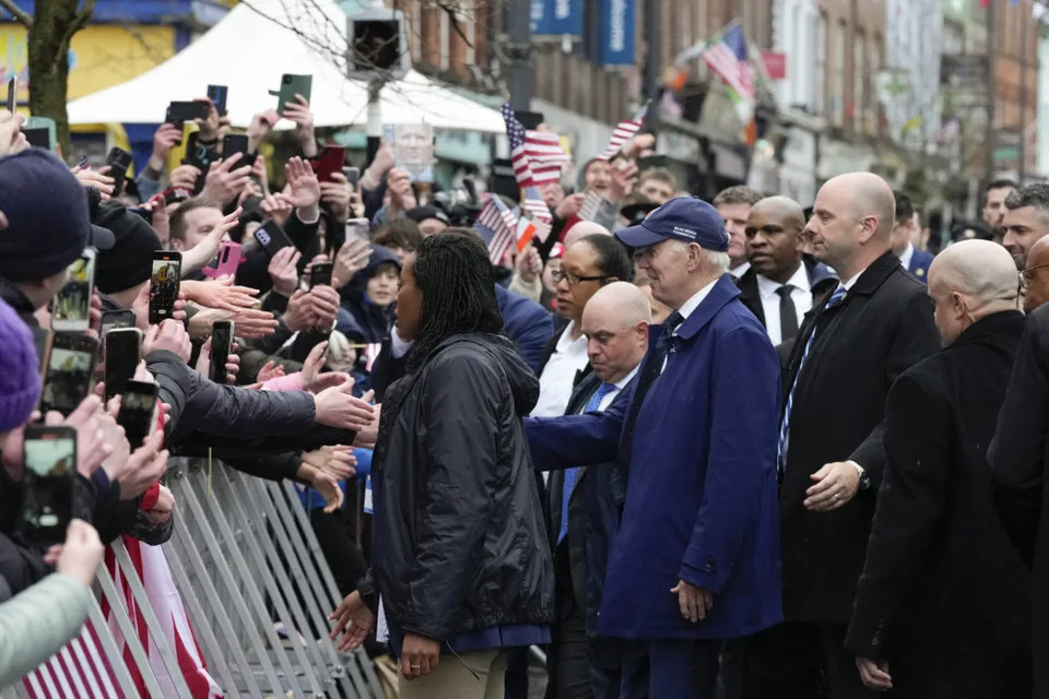 Read more about the article Biden sa v krčme rozrozprával. V Írsku neformálne hovoril o svojich predkoch, aj o čínskom prezidentovi