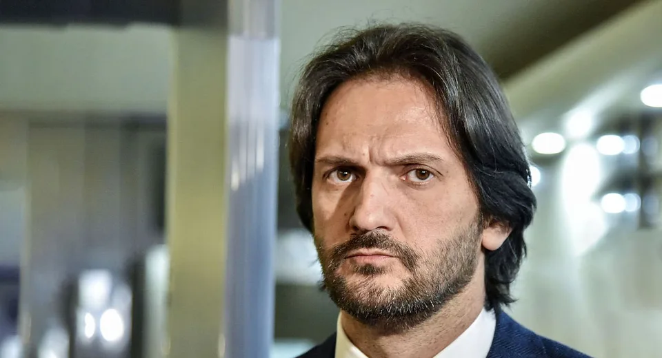 Read more about the article VIDEO Označenie policajný prevrat nie je výmyslom, ale hrôzostrašný fakt, tvrdí Róbert Kaliňák