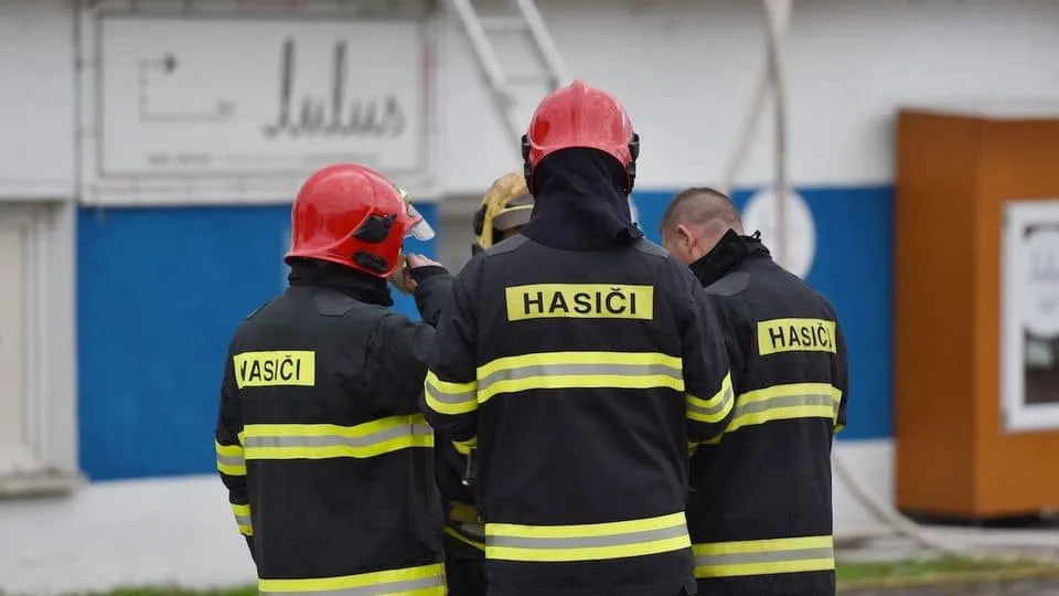 Read more about the article VIDEO Heger prirovnal hasičov k olympionikom! Hold im vzdal aj Mikulec. Čo všetko im odkázali!