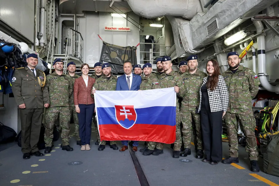 Read more about the article FOTO NATO mobilizuje sily: Nemecká vojenská loď už vyrazila zo základne, na palube sú aj Slováci!