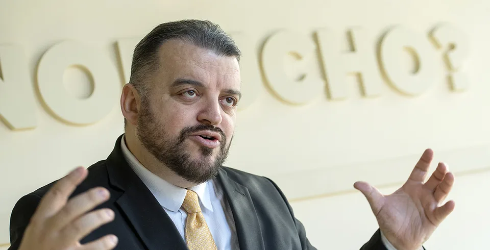Read more about the article Banda primitívov! Chmelár sa zastal Blahu a naložil Naďovi aj Nicholsonovej