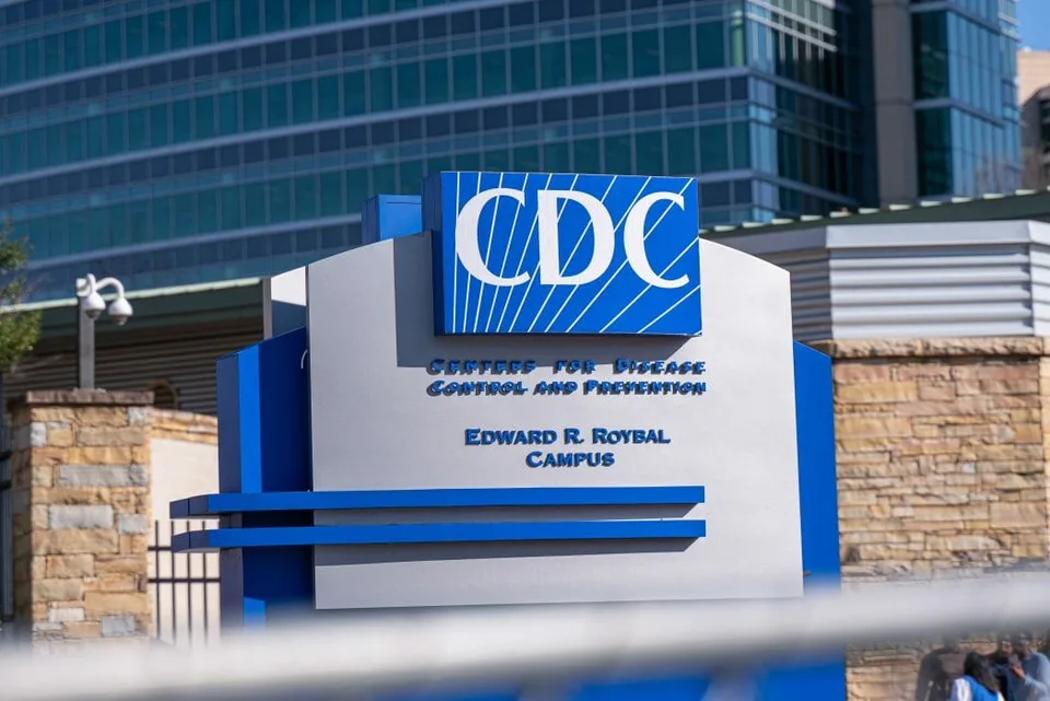Read more about the article Centrum prevenciu chorôb schválilo tretiu dávku pre malú skupinu americkej populácie