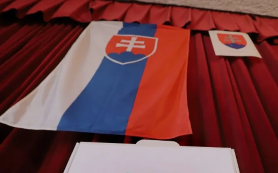 Read more about the article Slováci dnes volia europoslancov, otvorené by mali byť všetky volebné miestnosti, incidenty zatiaľ neevidujú