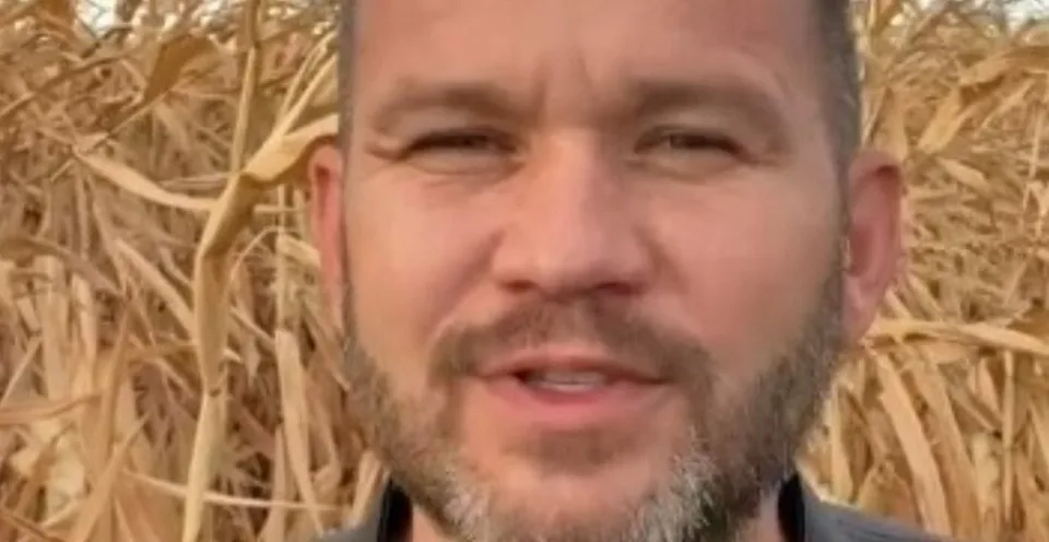 Read more about the article VIDEO Becík bije na poplach, varuje pred mafiou a cenami: Chamtivosť, pažravosť a útlak!