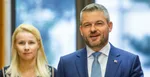 Peter Pellegrini a jeho hovorkyňa Patrícia Medveď Macíková.