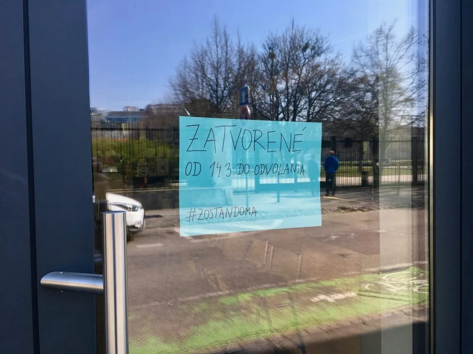 You are currently viewing Živnostníkom už sľuby vlády nestačia: Odtŕhame od úst vlastným rodinám, otvorte prevádzky!