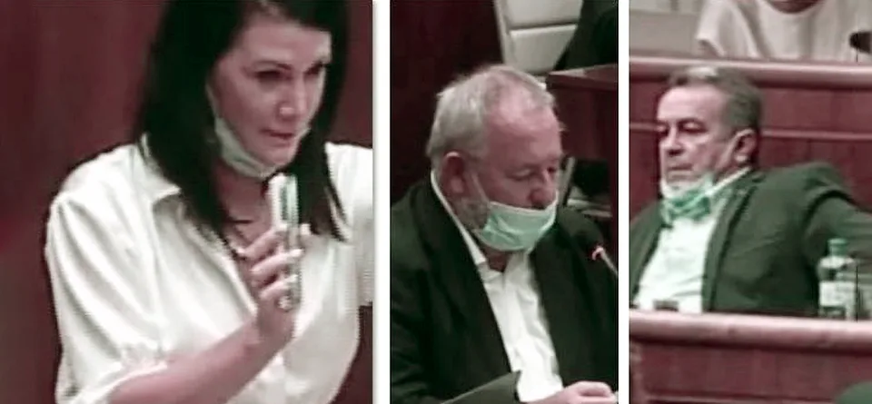 Read more about the article Hádajte, kto má problém nosiť rúško v parlamente? A Kotlebovci to nie sú