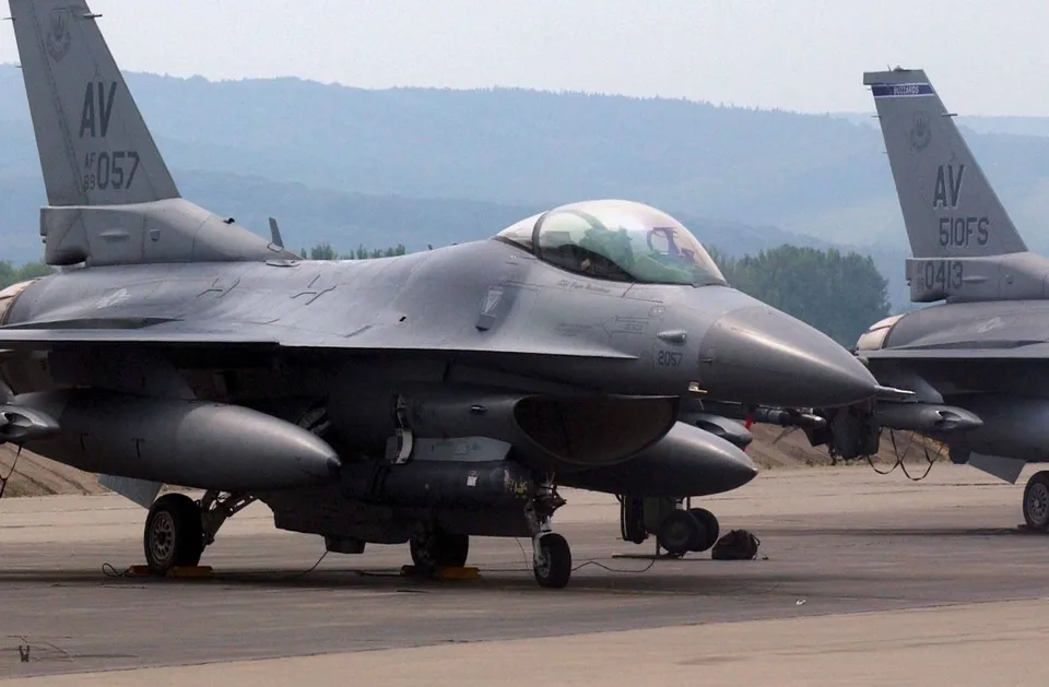 Read more about the article Blízky východ v plameňoch: USA zasiahli iránske základne, Teherán útočí dronmi a raketami