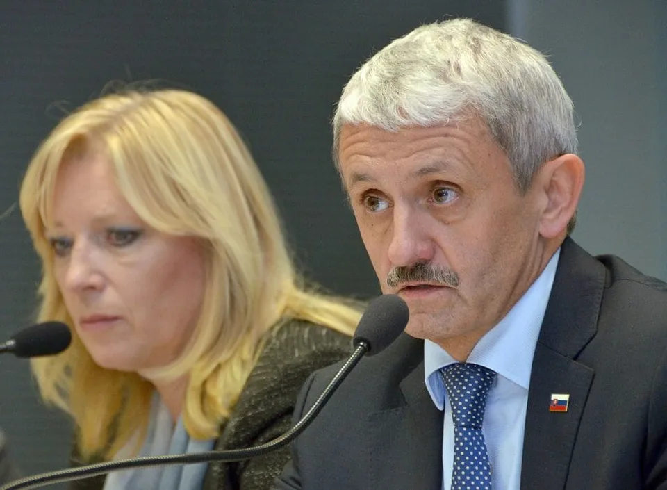 Read more about the article Radičová a Dzurinda sa spojili: Vážime si každého z vás, dajte sa zaočkovať!