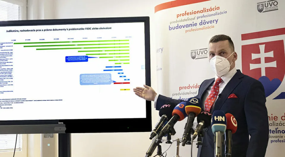 Read more about the article Šéf ÚVO: Doležal pri vyjadreniach o zrušení sútaže na R2 v Košiciach zavádzal!