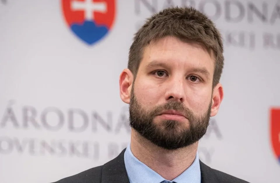 Read more about the article Šimečka prosíka o hlasy v eurovoľbách, má obavy že voliči SMER-SSD sa zas viac zmobilizujú