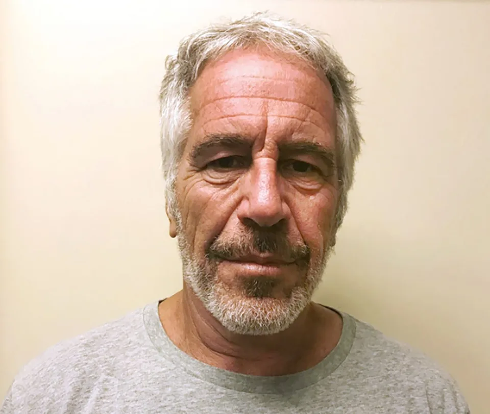 Read more about the article Je to strašne zábavná hra a pokračuje, smeje sa Draxler. Epstein bol ruský agent! Už tomu uverte!