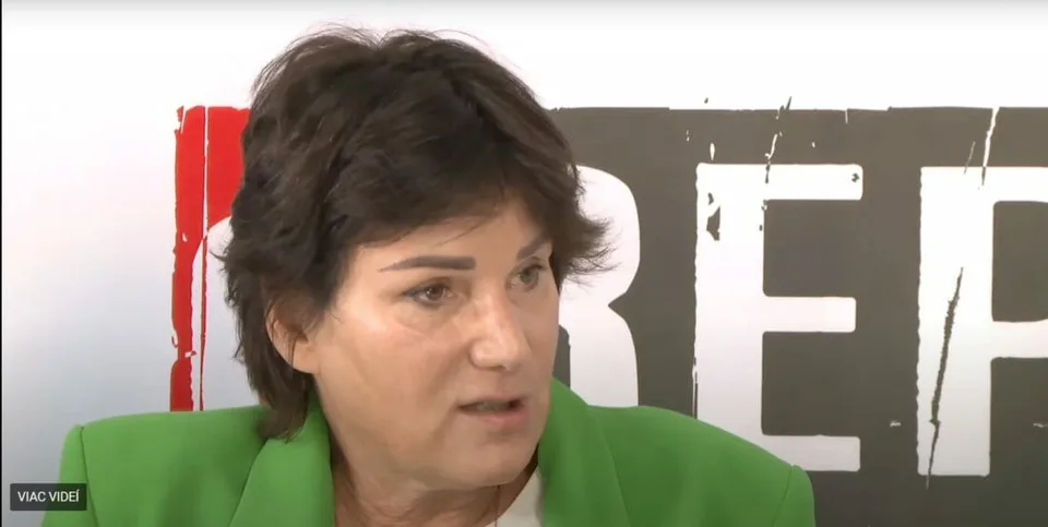 Read more about the article VIDEO Ayše Pružinec Eren: Ministerka Kolíková nikdy sudkyňou nebola a ani nebude